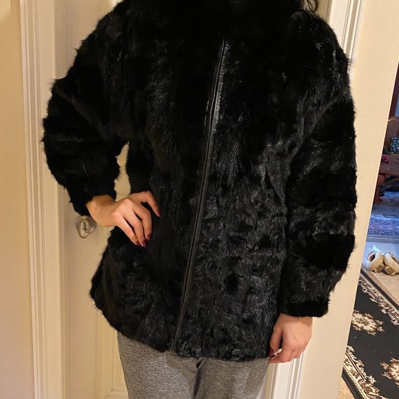 Reversable Leather and Mink three quarter Jacket - Picture 9 of 11